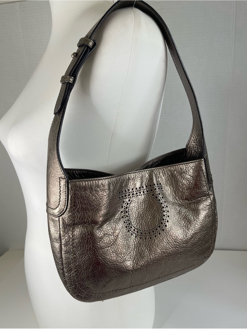 Salvatore Ferragamo Gancini shoulder bag - Picture 16 of 16